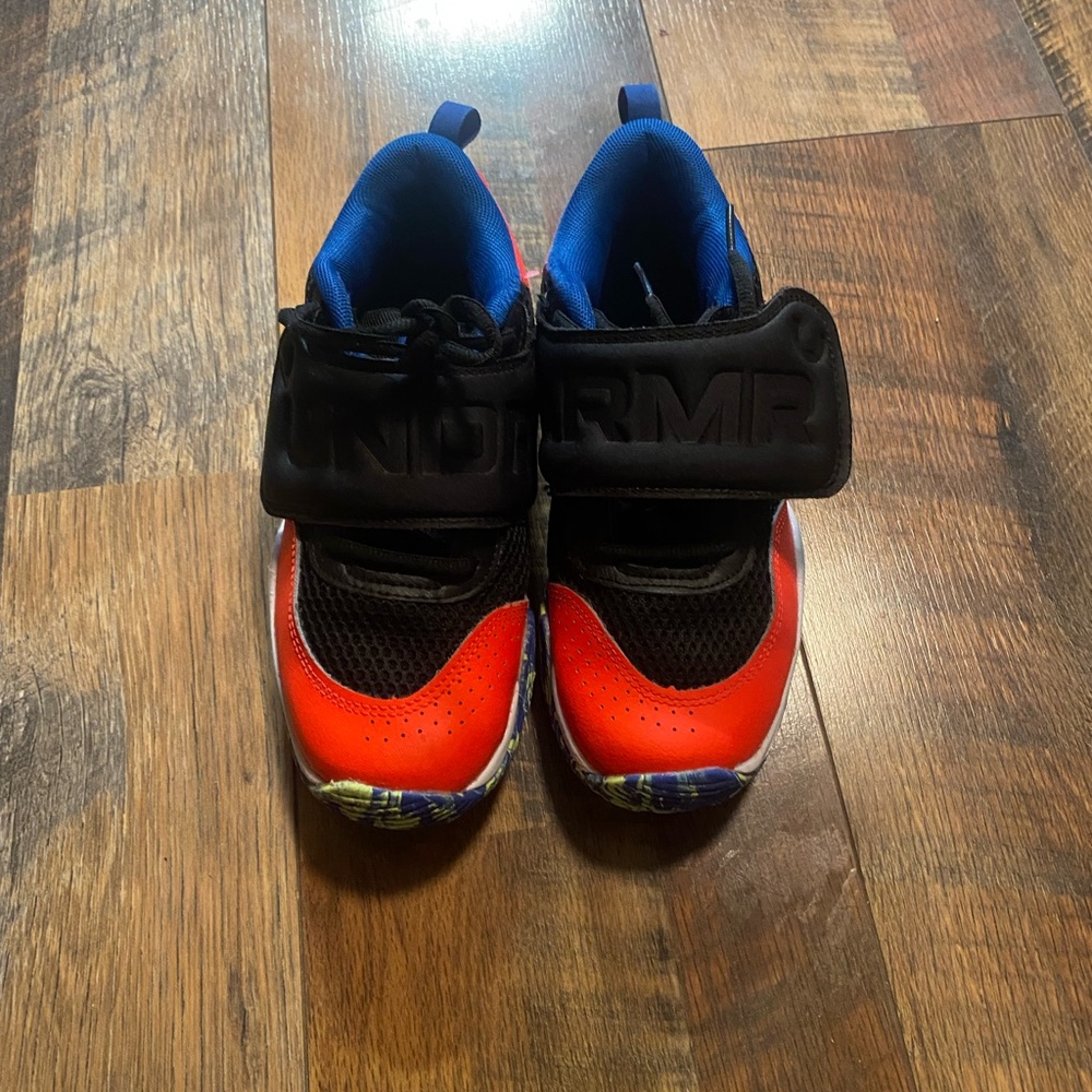 Under Armour Kids Black and Red Sneakers Boys size 3 Basketball Shoes
